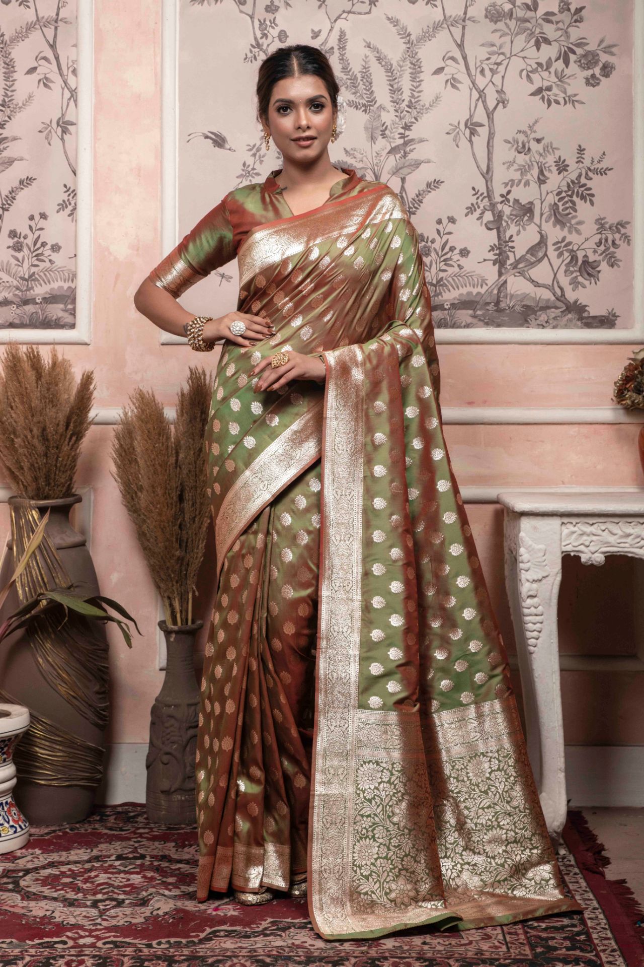 Picture of Mehendi Banarasi Silk Blend Jacquard Woven Saree with Blouse