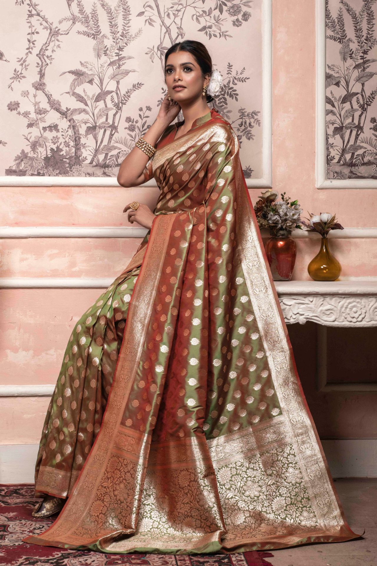 Picture of Mehendi Banarasi Silk Blend Jacquard Woven Saree with Blouse